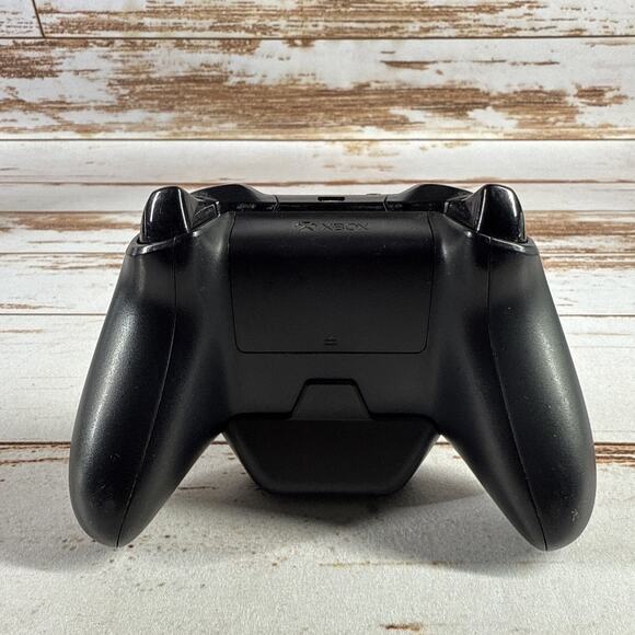 Microsoft Xbox One Controller 1537 | Black Wireless Bluetooth Gamepad - Picture 5 of 6